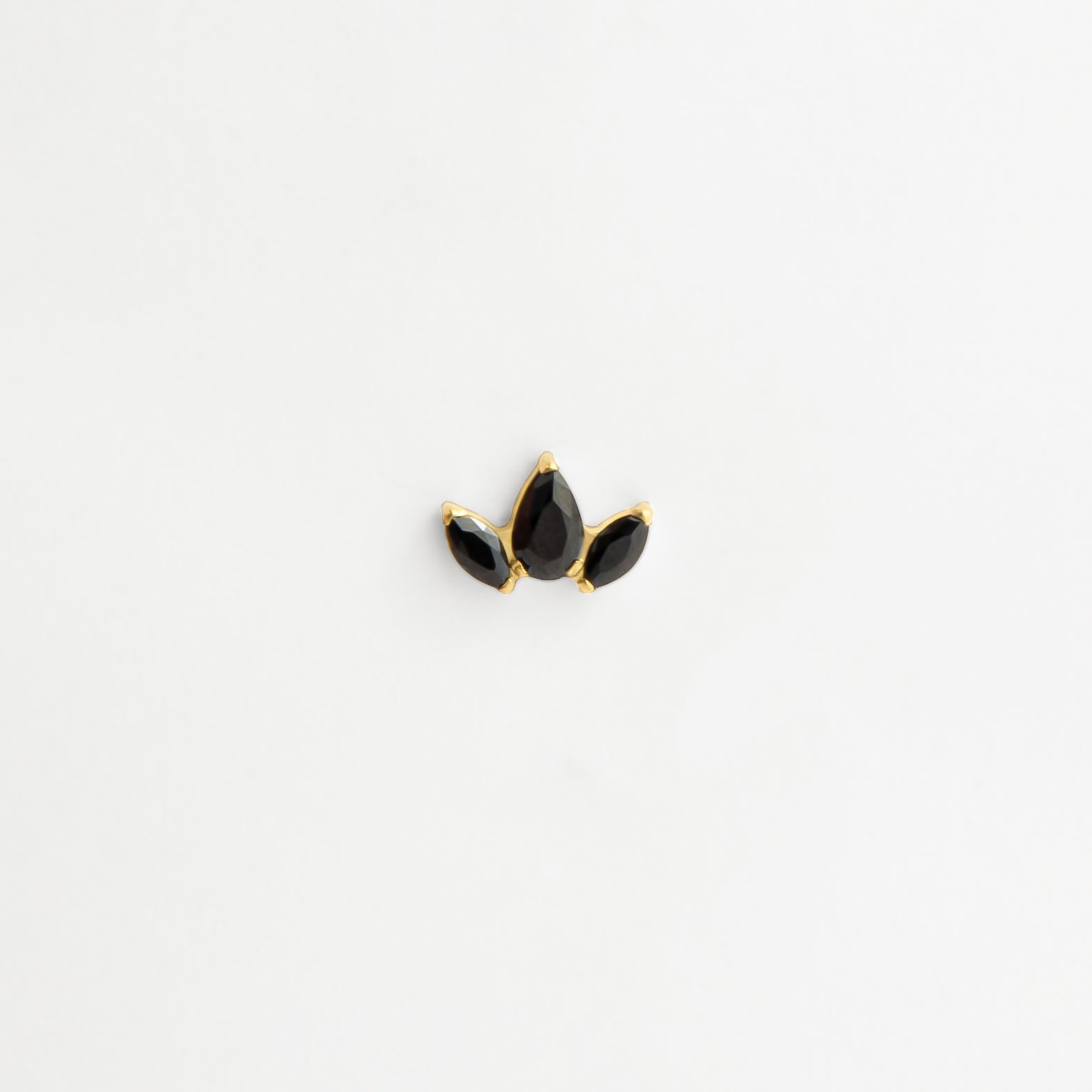 Piercing titane doré pierre noire