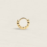 Mini créole femme plaqué or sertie de pierres vertes