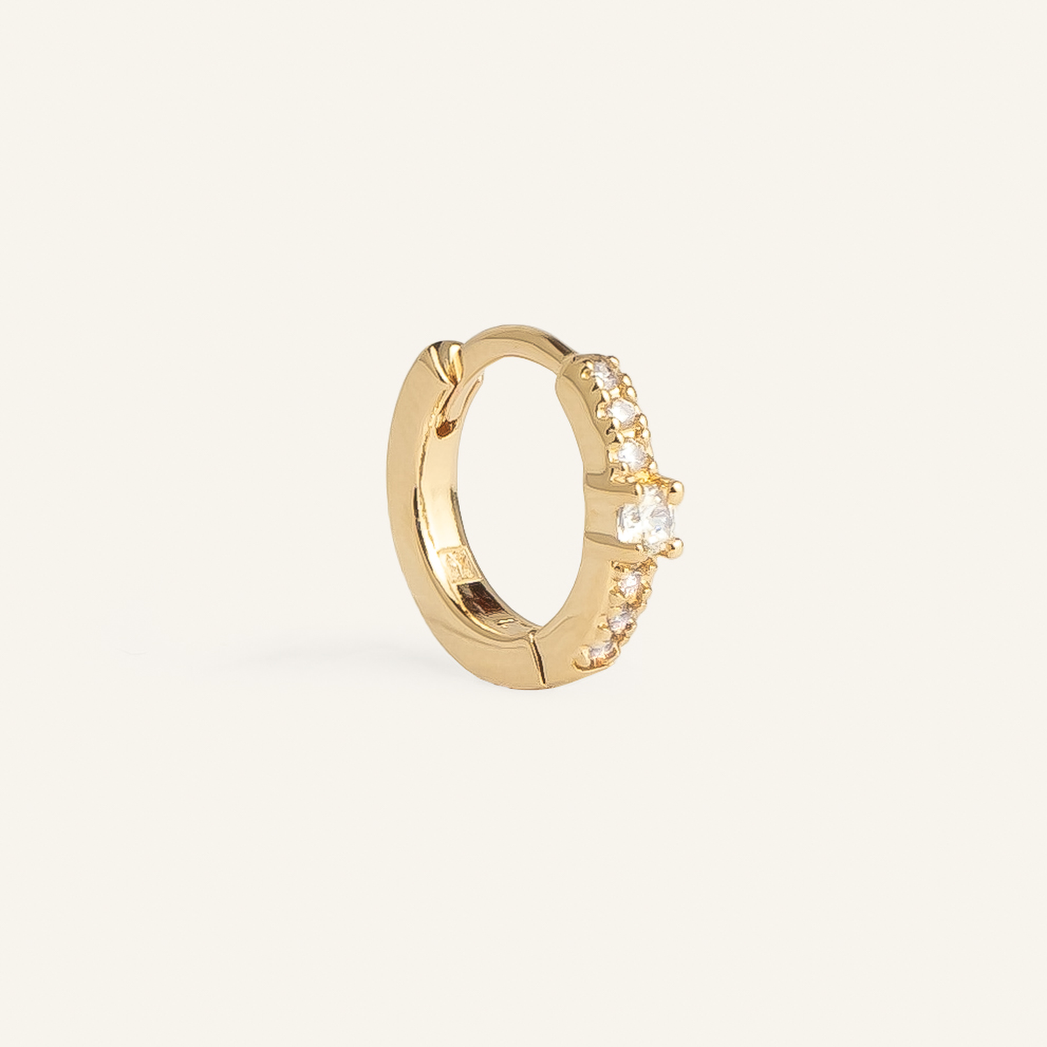 Mini créole plaqué or avec zircons blancs