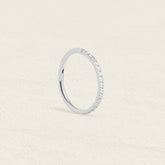Piercing anneau clicker en acier inoxydable serti de pierres blanches
