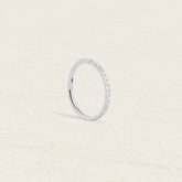 Piercing anneau clicker en acier inoxydable serti de pierres blanches