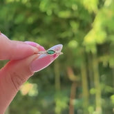 Vidéo de la bague Elena en plaqué or à zircon vert navette