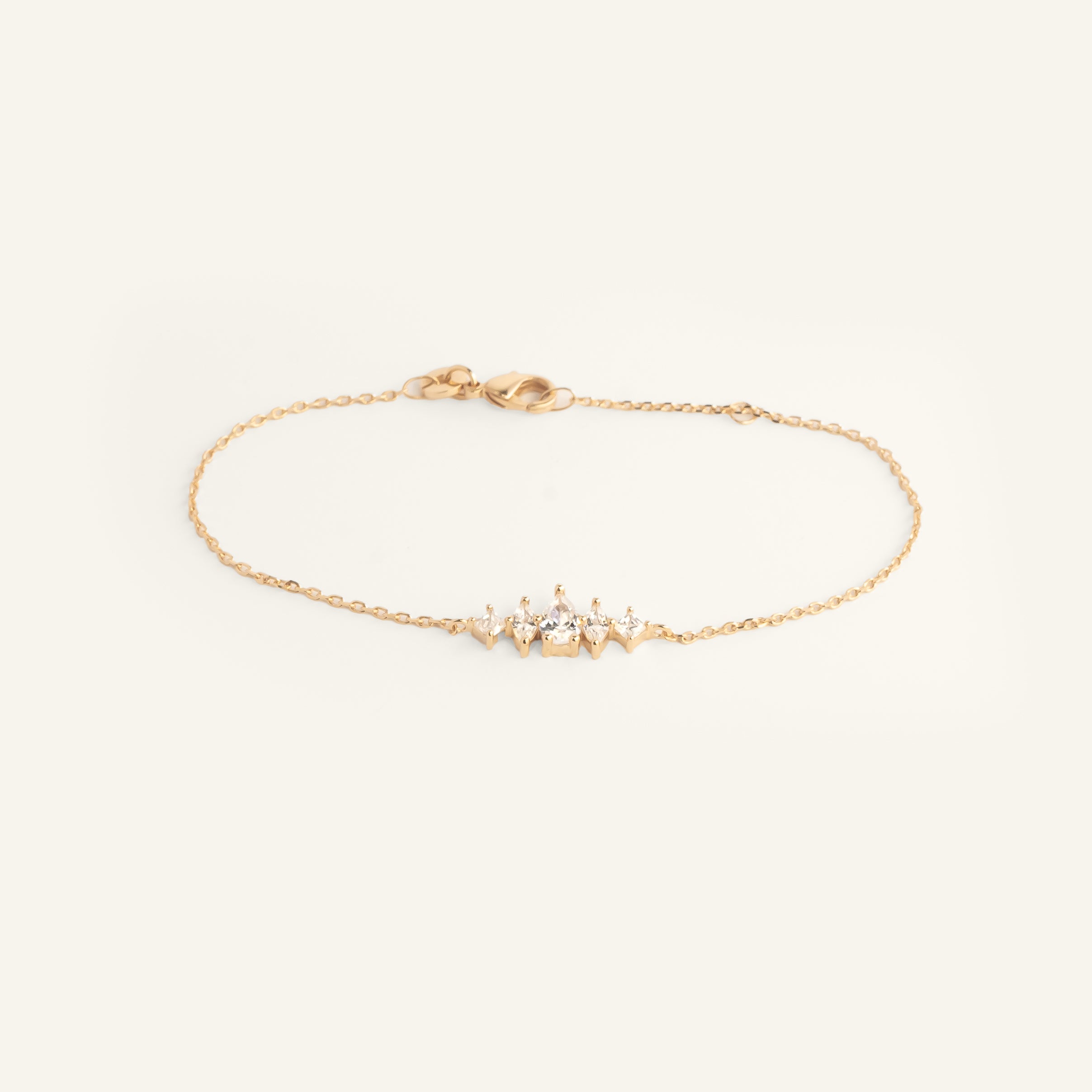Bracelet femme plaqué or ornées de zircons blancs
