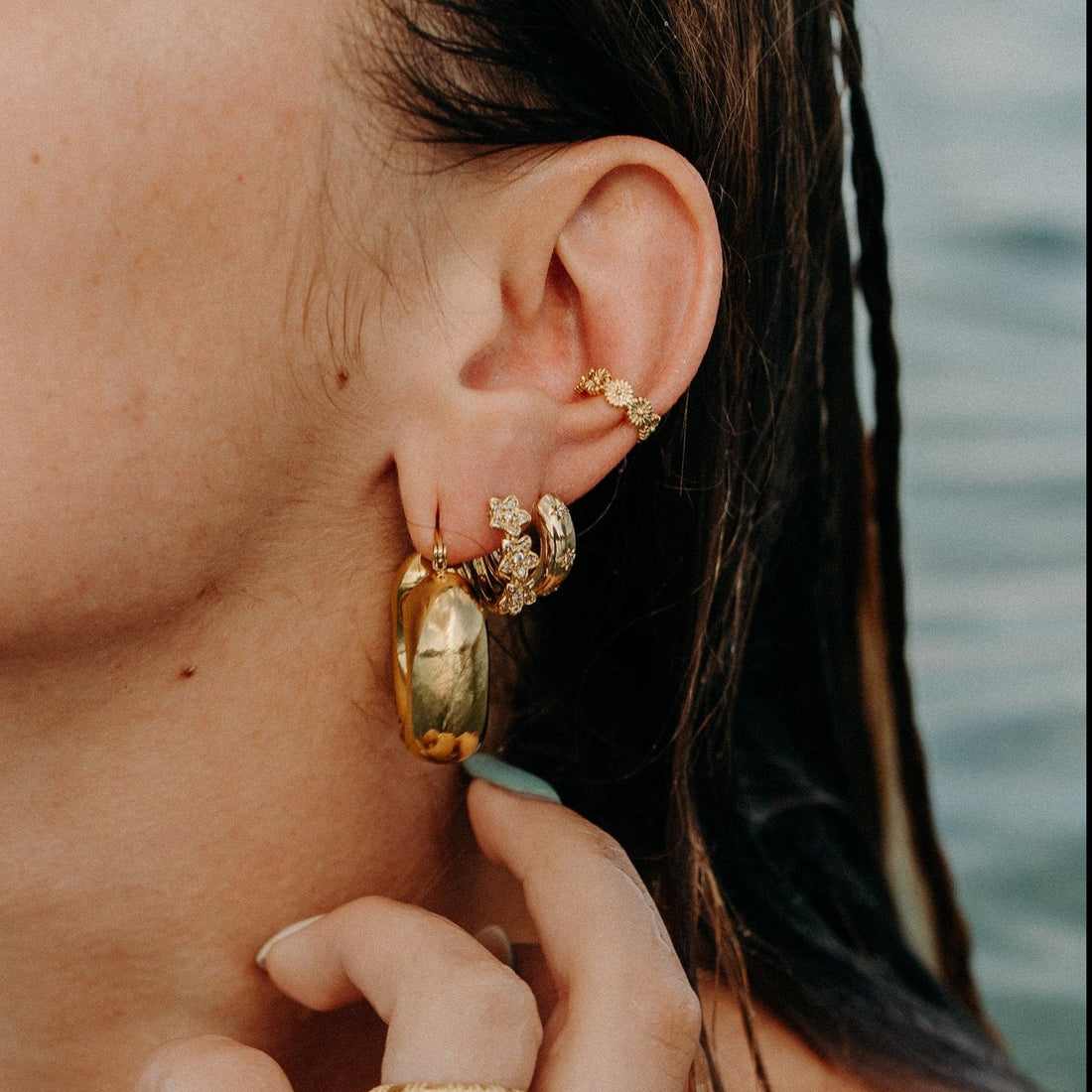 Pendientes / Earcuff Flor - chapado en oro