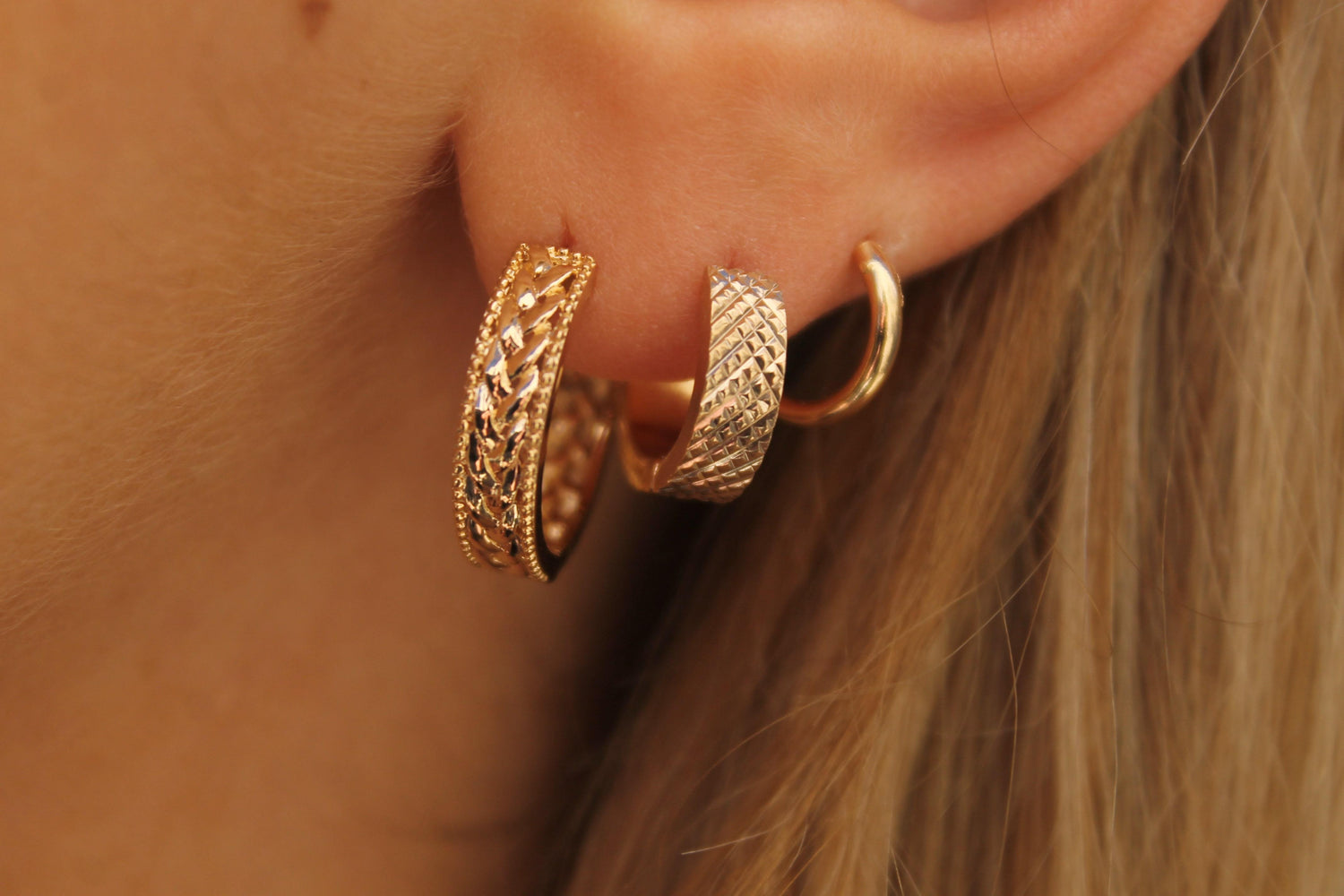 Melina mini hoop earrings