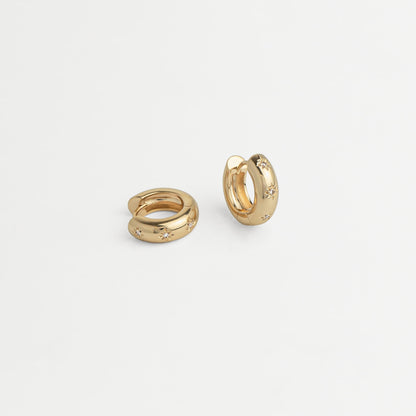 Mini créoles plaqué or avec zircons et étoiles