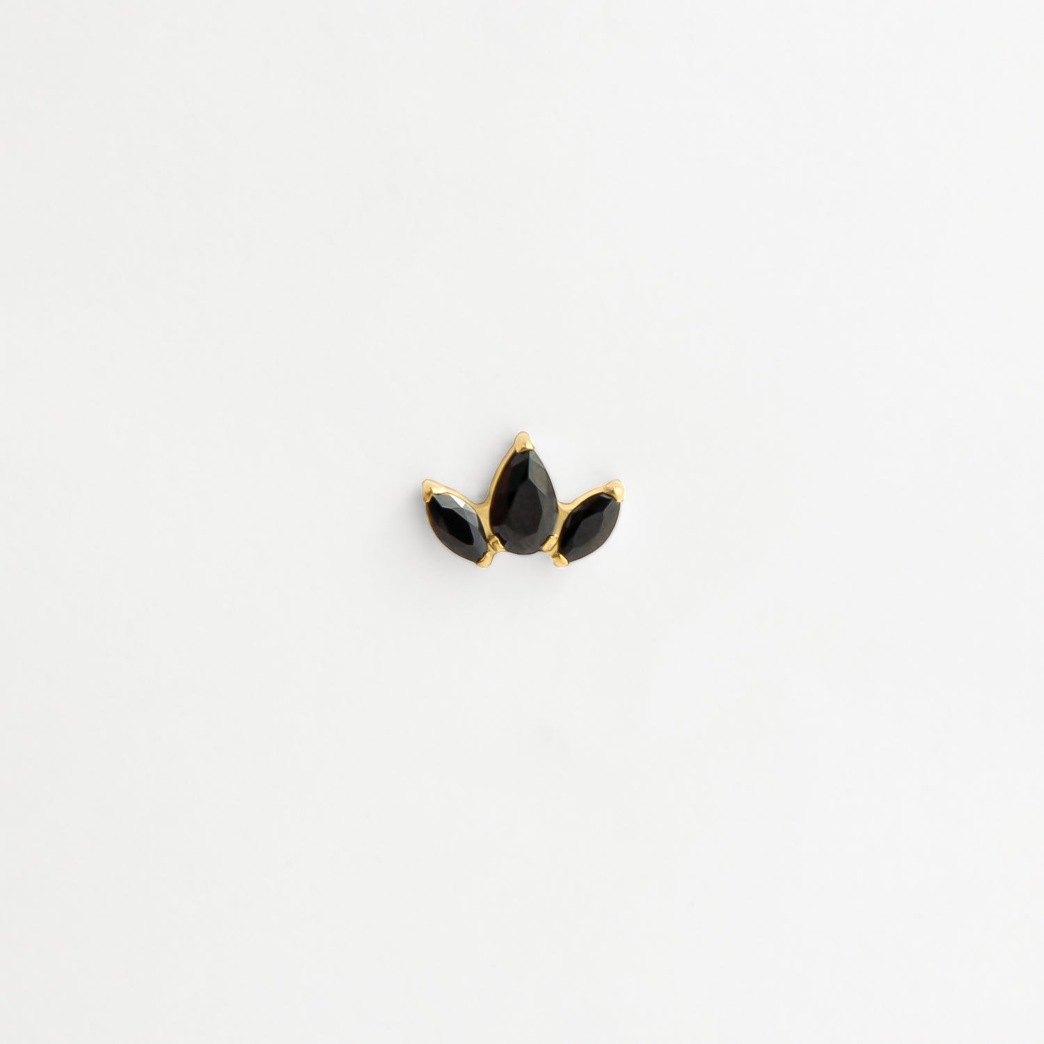 Piercing titane doré pierre noire